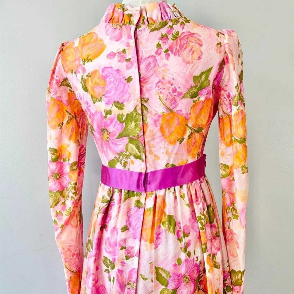 Vintage 1960s / 1970s Maxi Dress Watercolor Floral Pink Spring 60s 70s Flower - Picture 7 of 8